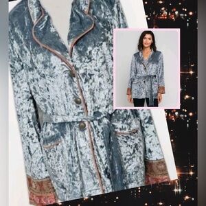 New Aratta Silent Journey Women's Blue Crushed Velvet Embroidered Smoking Jacket